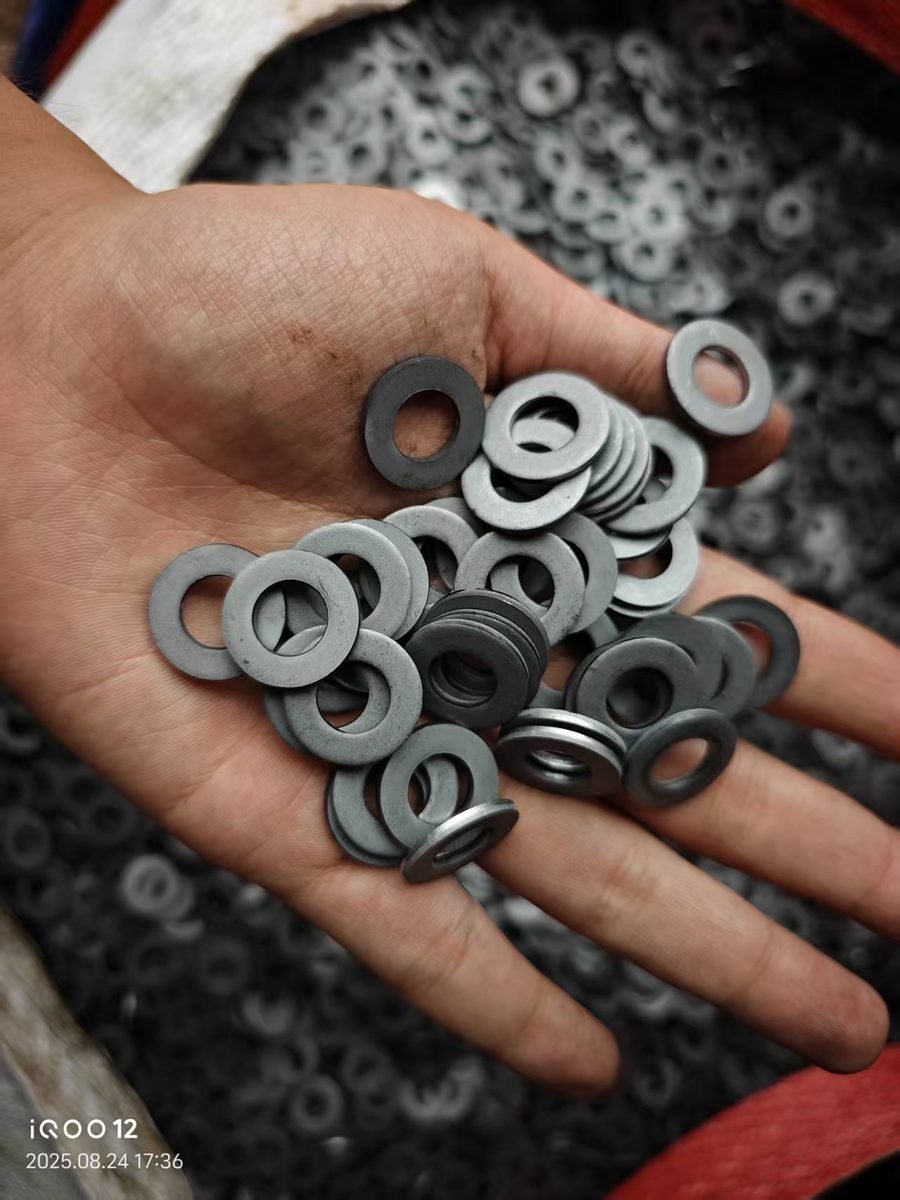 Black oxide finish washers