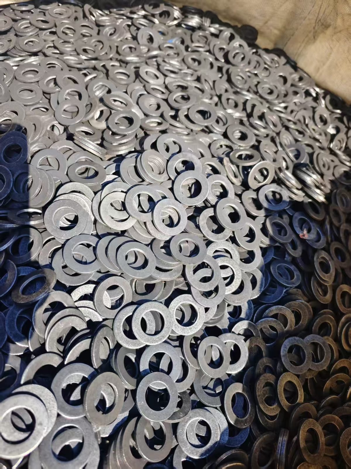 Electro-galvanized washers